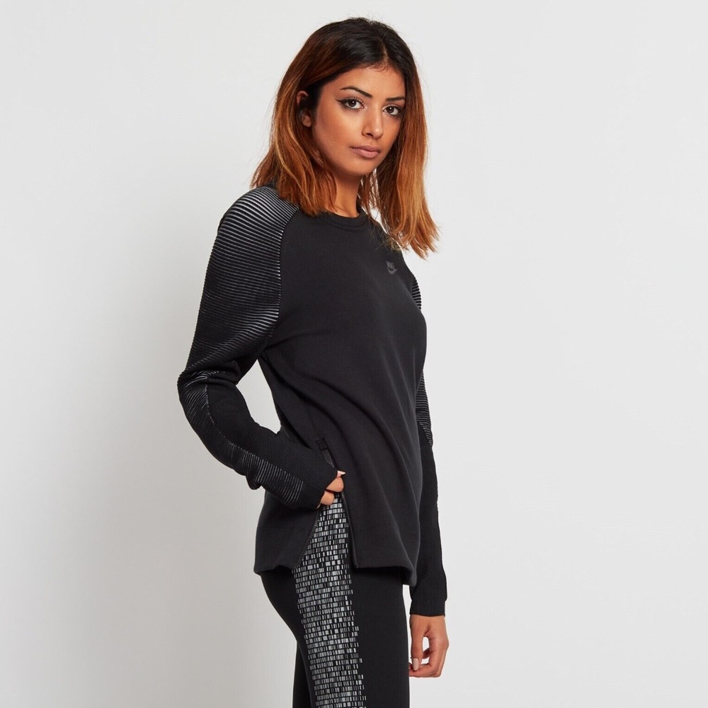 NIKE SPORTSWEAR TECH FLEECE